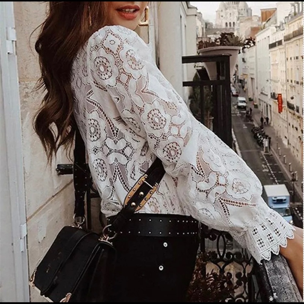 XS Lace crochet white blouse with high neck - Picture 2 of 6